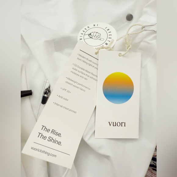 NWT Vuori Outdoor Hooded Trainer Shell Jacket in White  Size XS - Picture 13 of 15